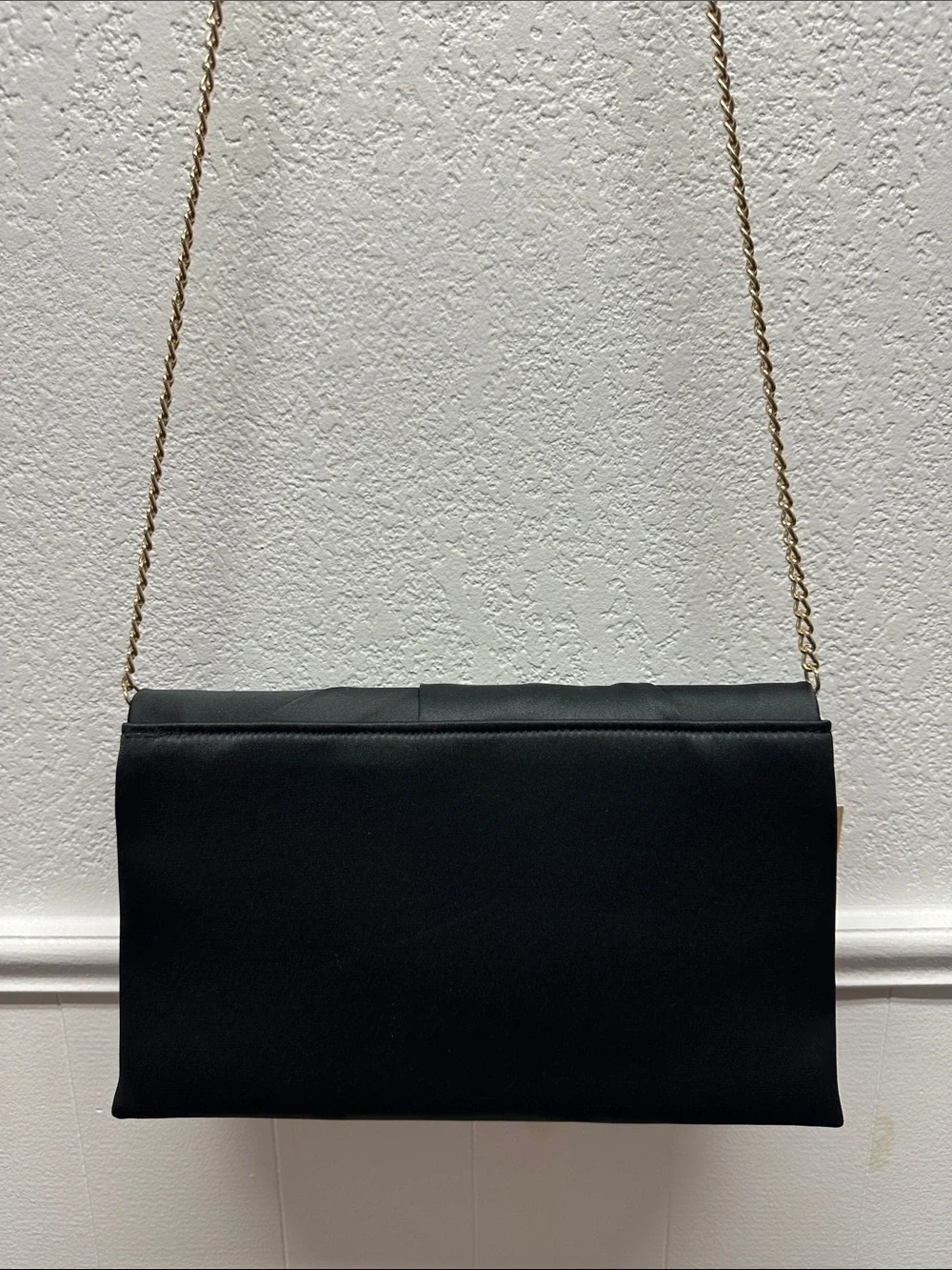 K164 Badgley Mischka Black Satin Knot-Front Evening Clutch Gold Chain Crossbody